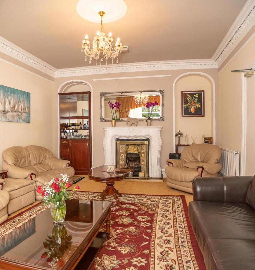 Beaumont Guest House- Free Private Parking & Off-Site Health Centre Access - Adults Only Windermere Exterior photo